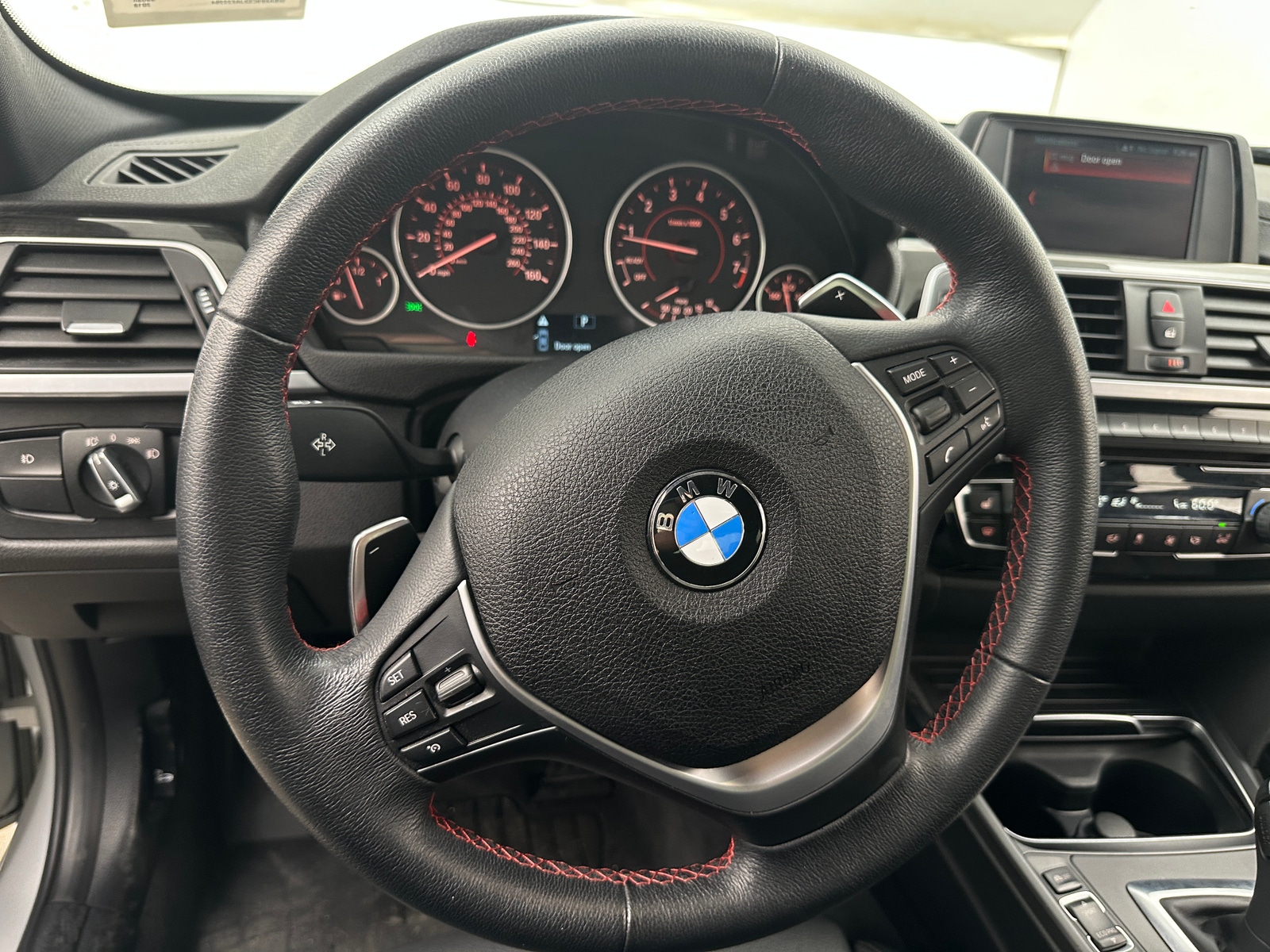 Thumbnail: 2018 BMW 3 Series - 4