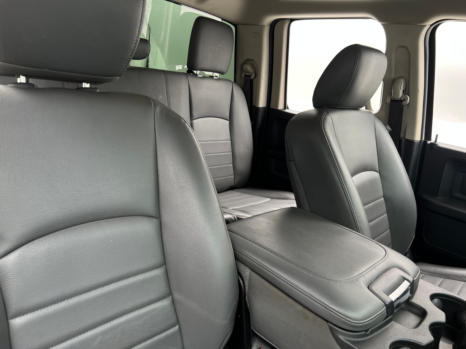 Thumbnail: 2019 RAM 1500 Classic - 2
