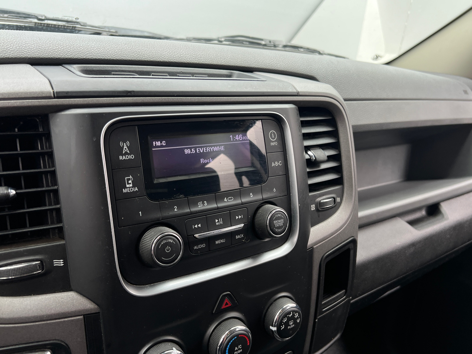 Thumbnail: 2019 RAM 1500 Classic - 4