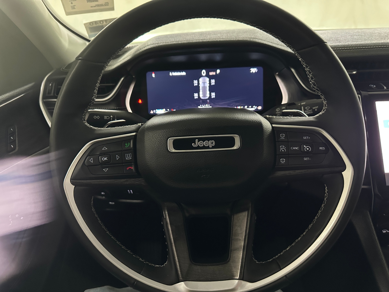 Thumbnail: 2024 Jeep Grand Cherokee - 4