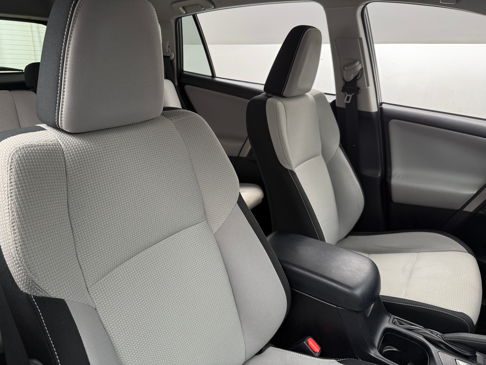 Thumbnail: 2017 Toyota RAV4 - 2