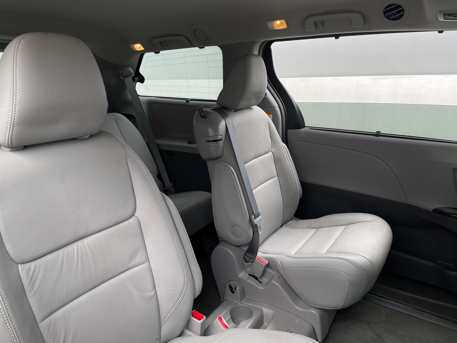 Thumbnail: 2015 Toyota Sienna - 5