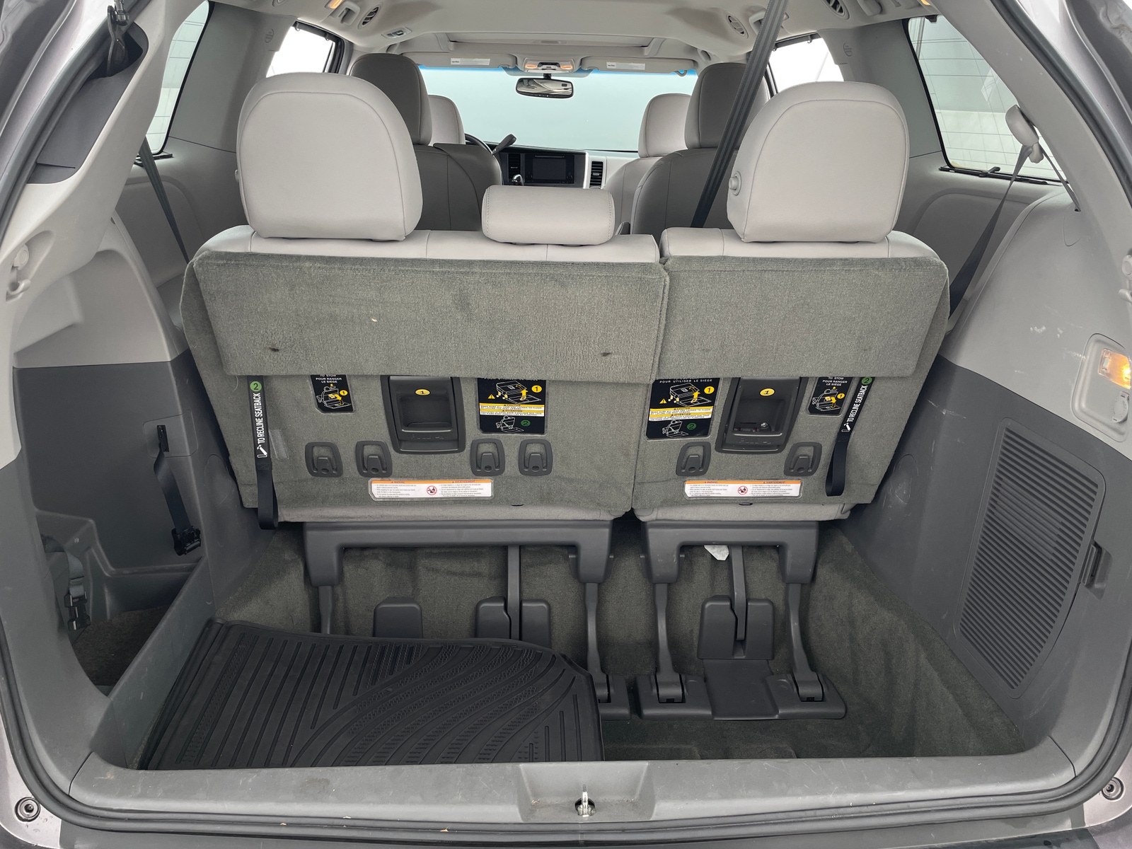 Thumbnail: 2015 Toyota Sienna - 6