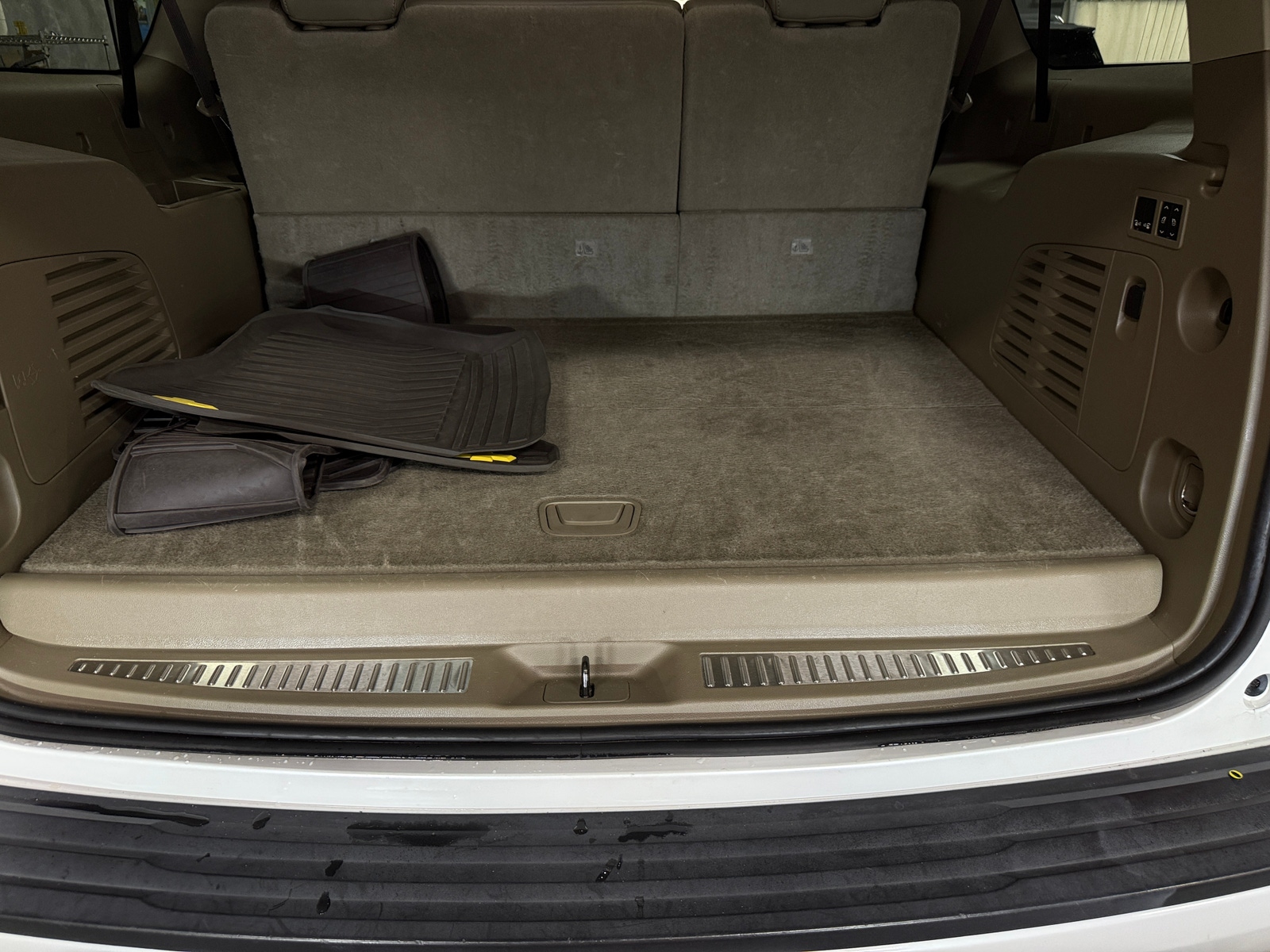 Thumbnail: 2019 Chevrolet Suburban - 6