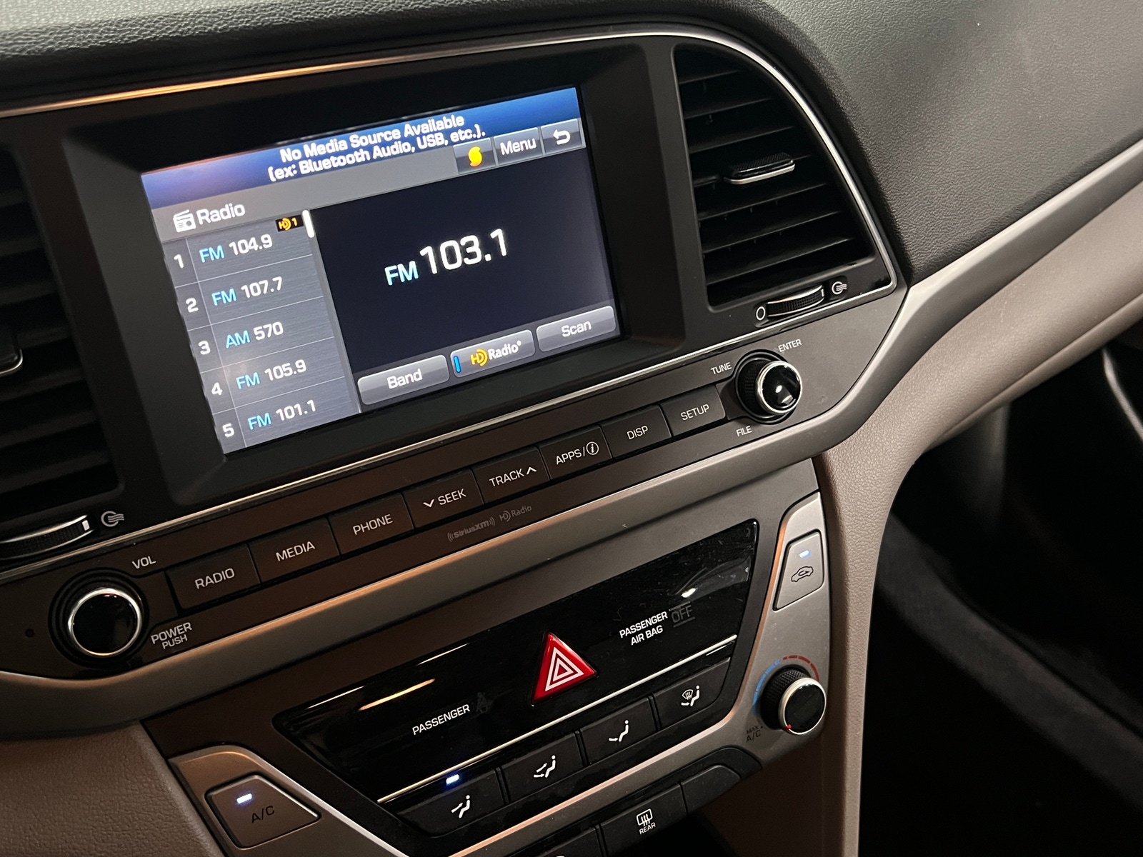 Thumbnail: 2017 Hyundai Elantra - 4