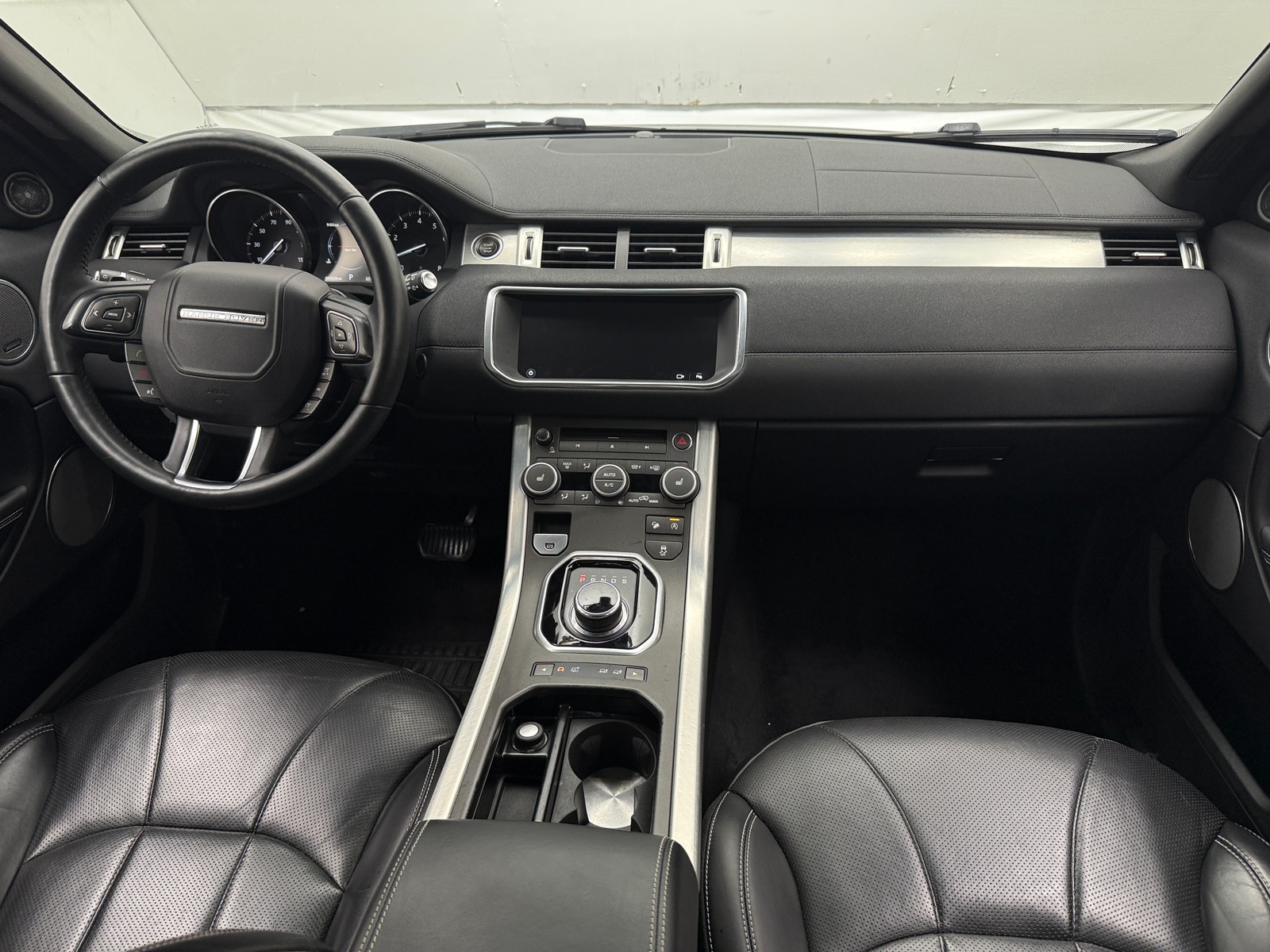 Thumbnail: 2017 Land Rover Range Rover Evoque - 2