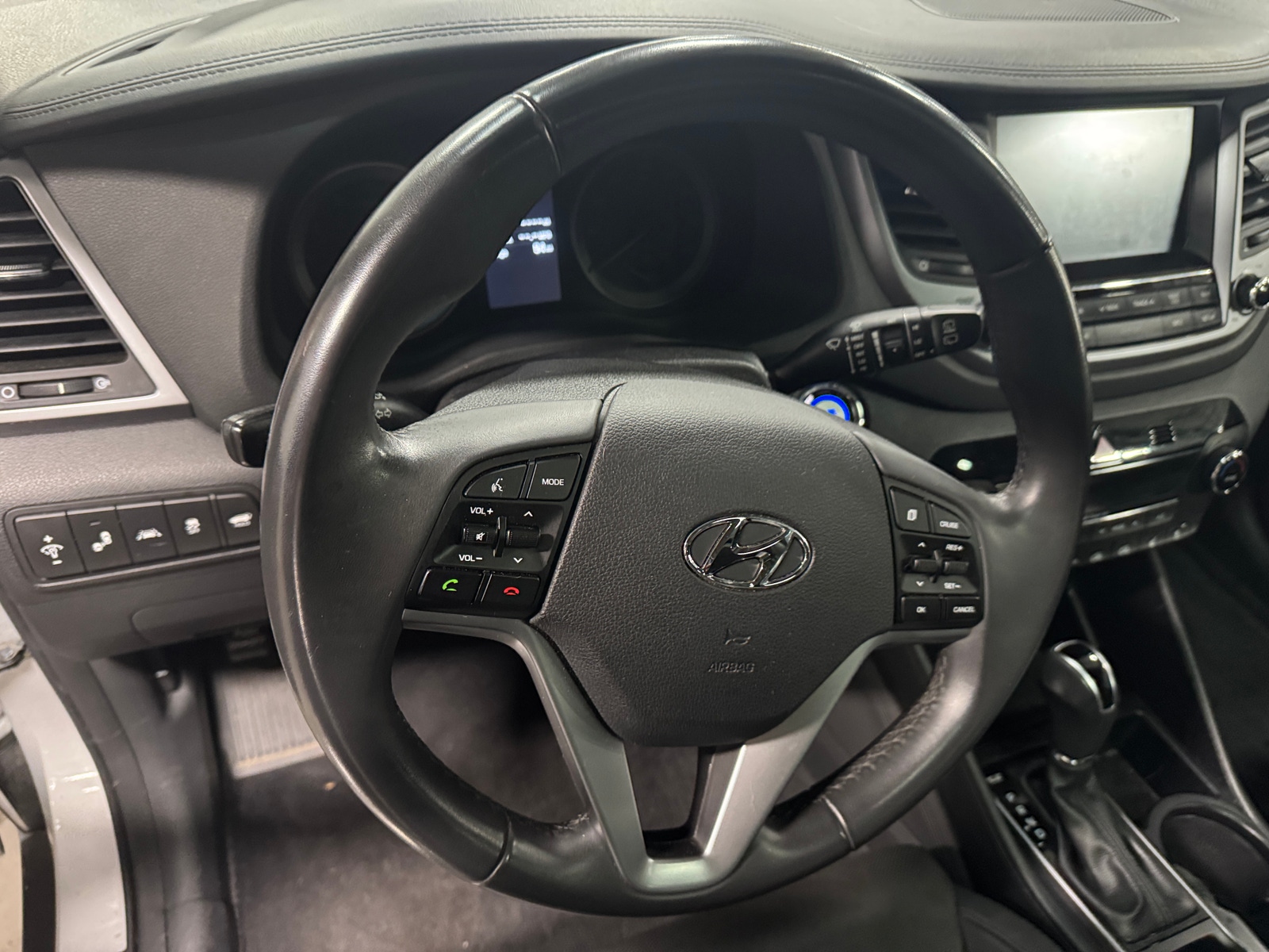 Thumbnail: 2017 Hyundai Tucson - 4