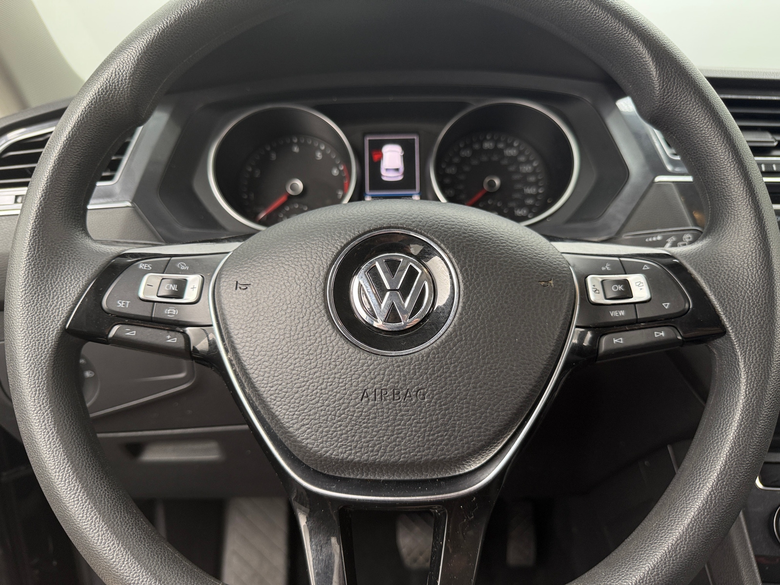Thumbnail: 2021 Volkswagen Tiguan - 5