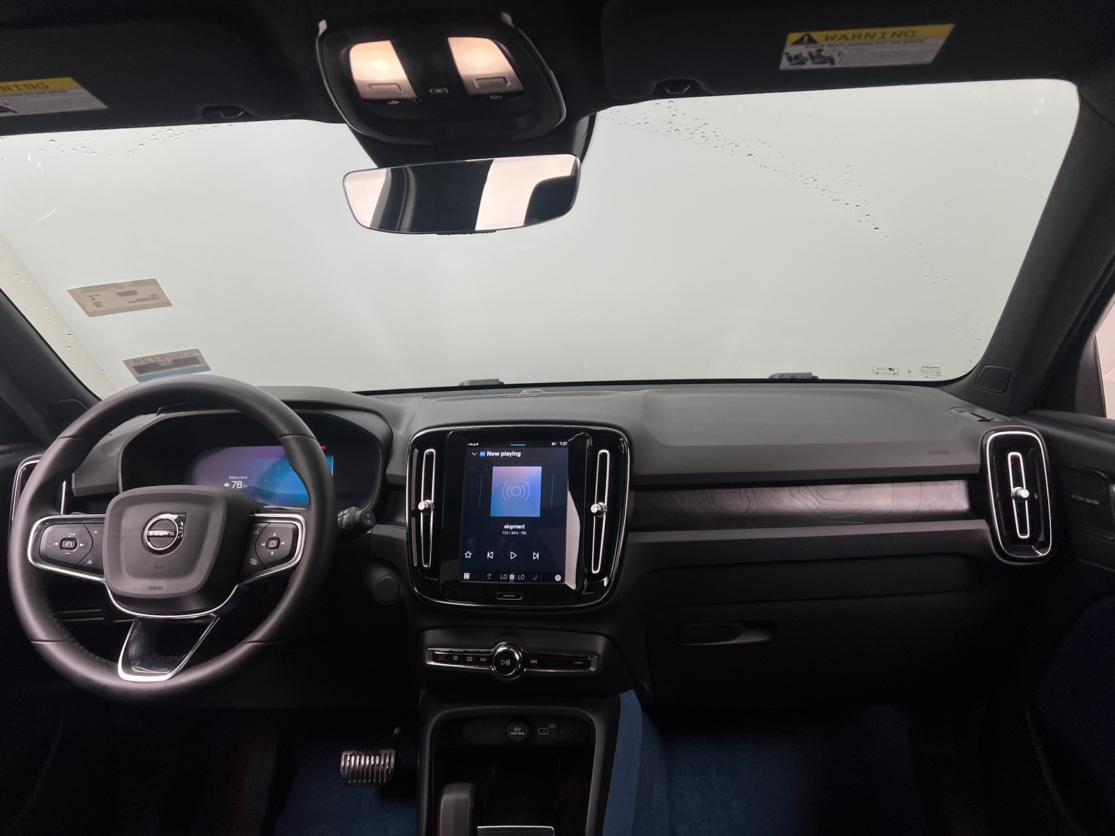 Thumbnail: 2023 Volvo XC40 - 3