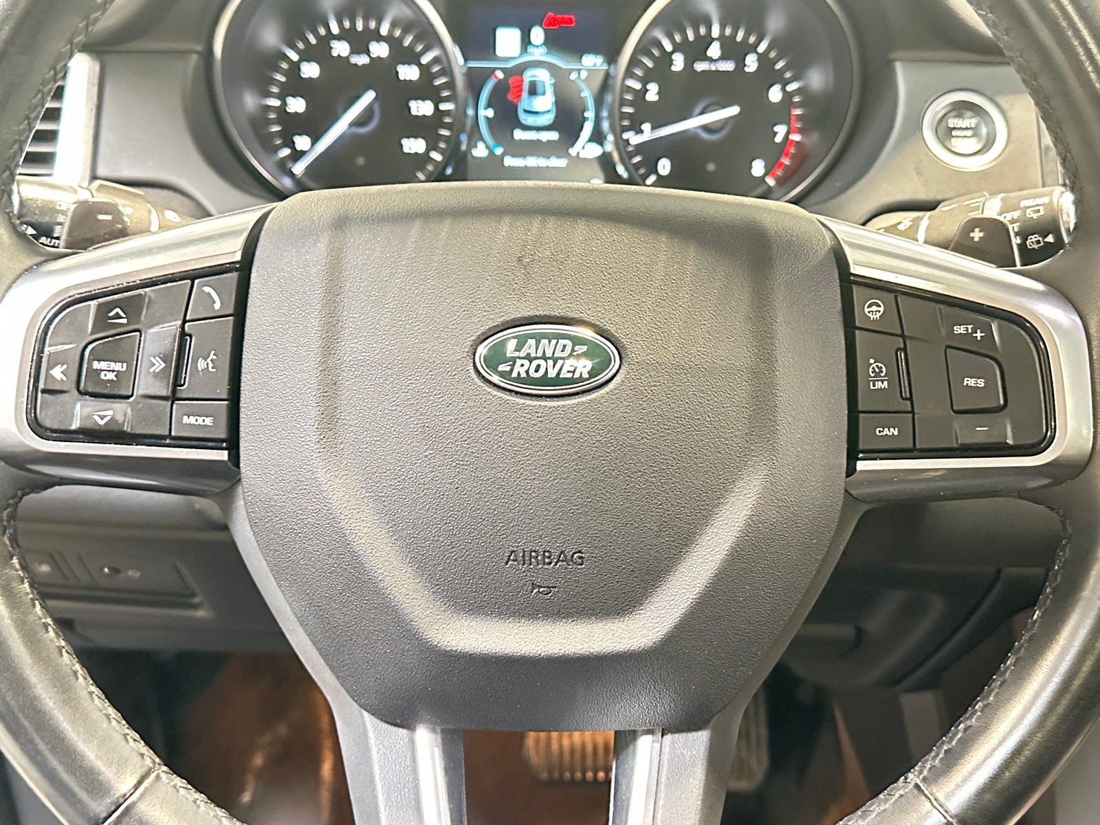 Thumbnail: 2019 Land Rover Discovery Sport - 4