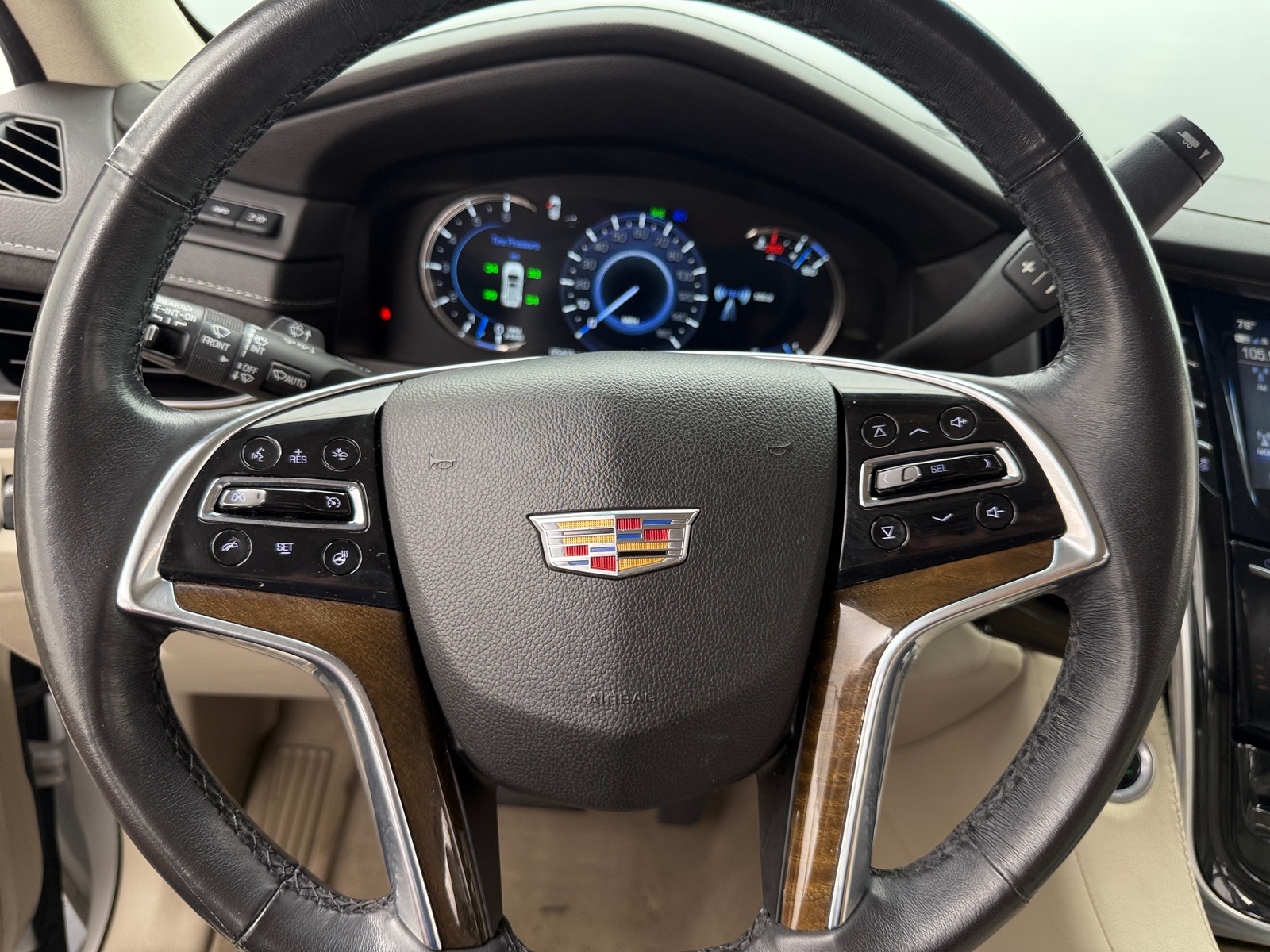 Thumbnail: 2020 Cadillac Escalade - 4