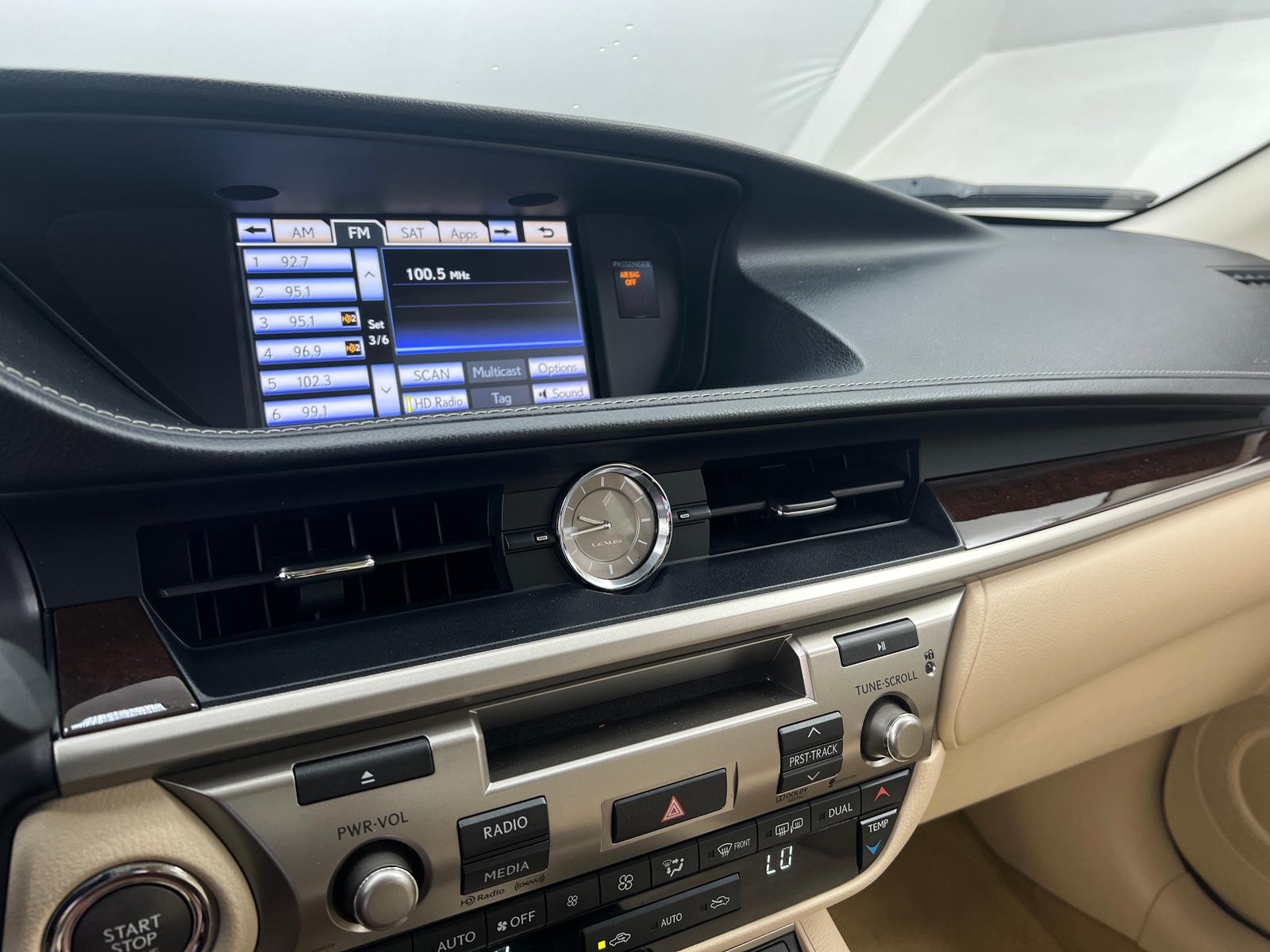 Thumbnail: 2013 Lexus ES - 3
