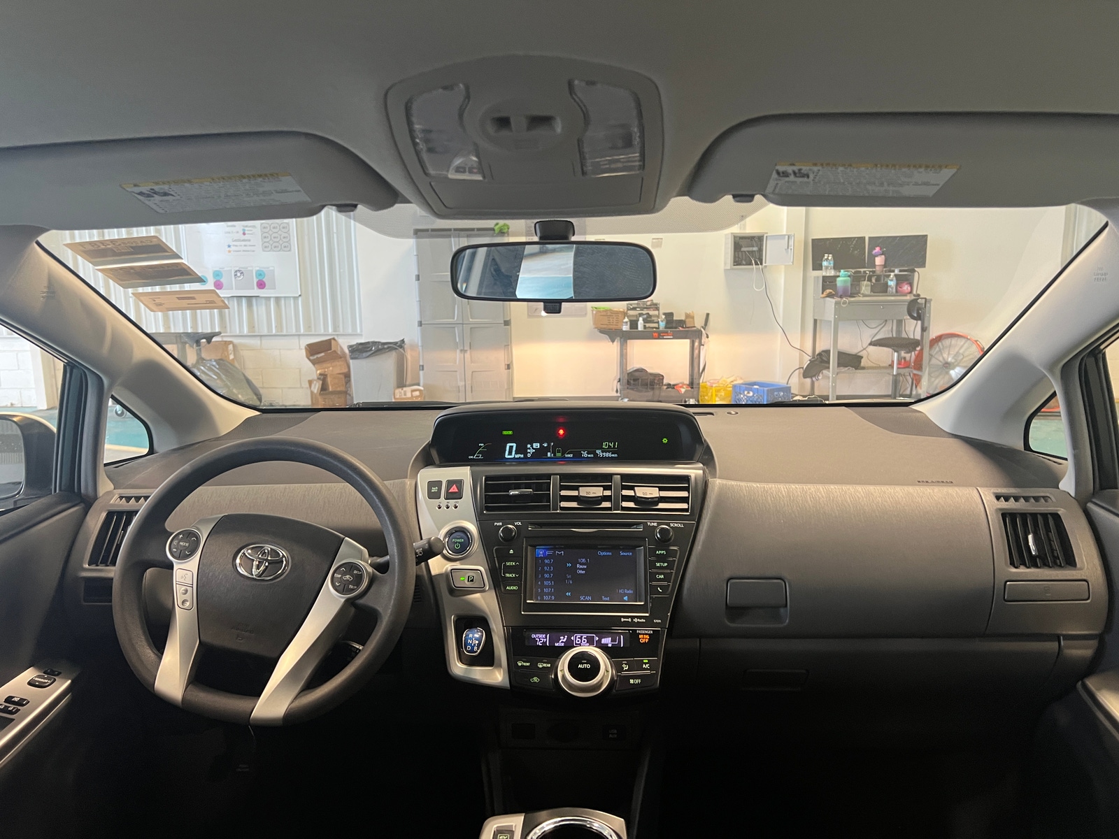 Thumbnail: 2012 Toyota Prius v - 3