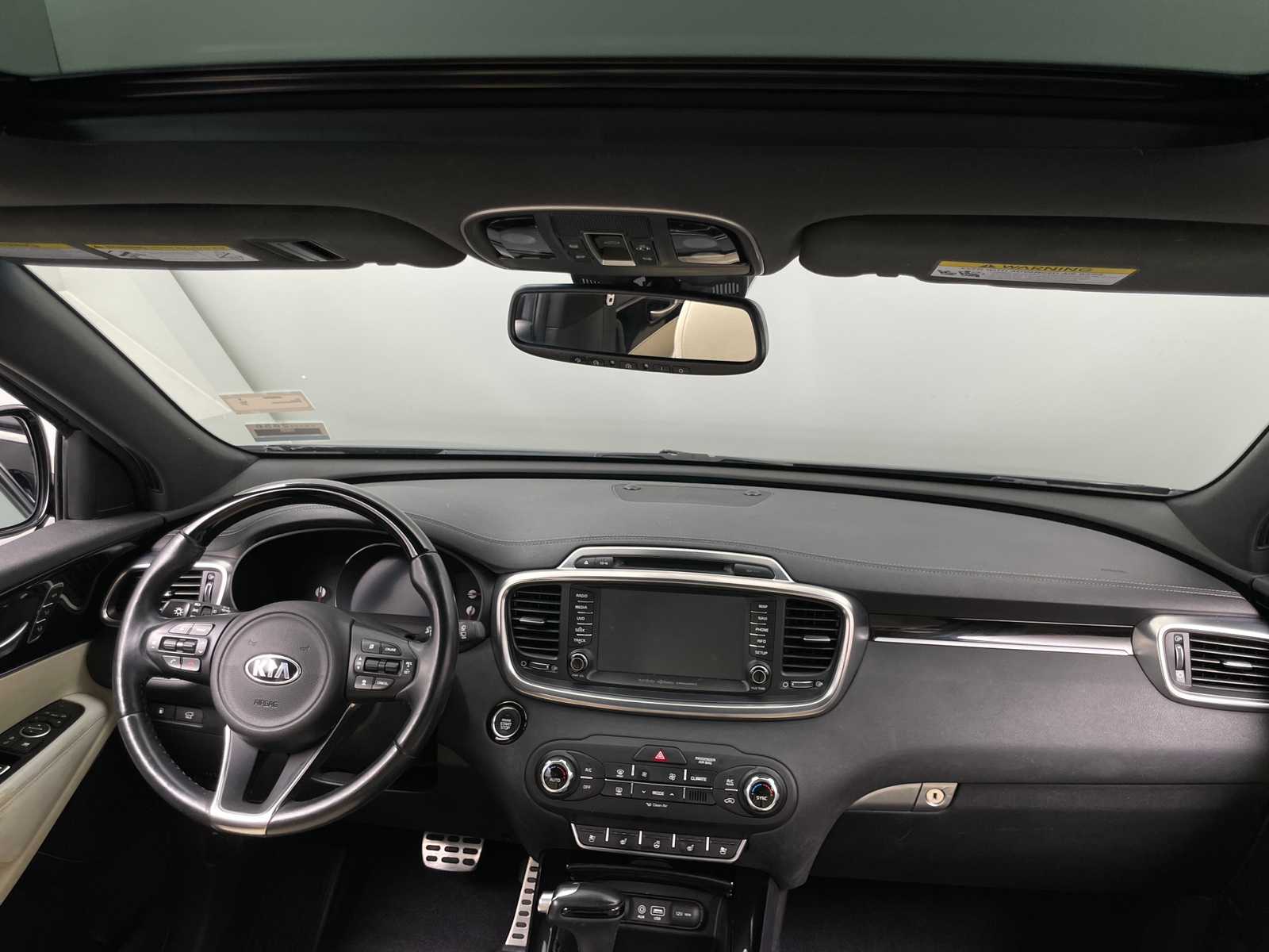 Thumbnail: 2017 Kia Sorento - 2