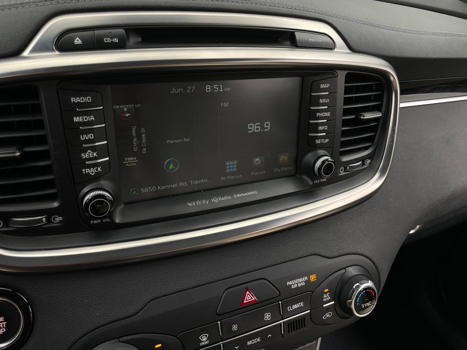 Thumbnail: 2017 Kia Sorento - 3