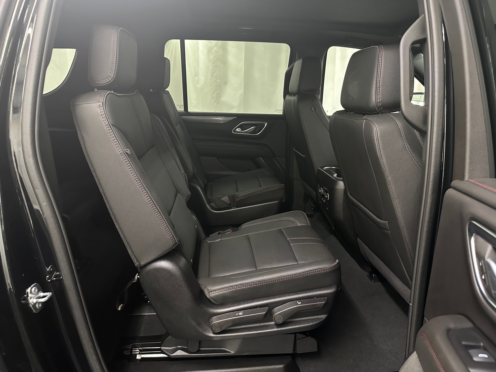 Thumbnail: 2024 Chevrolet Suburban - 6
