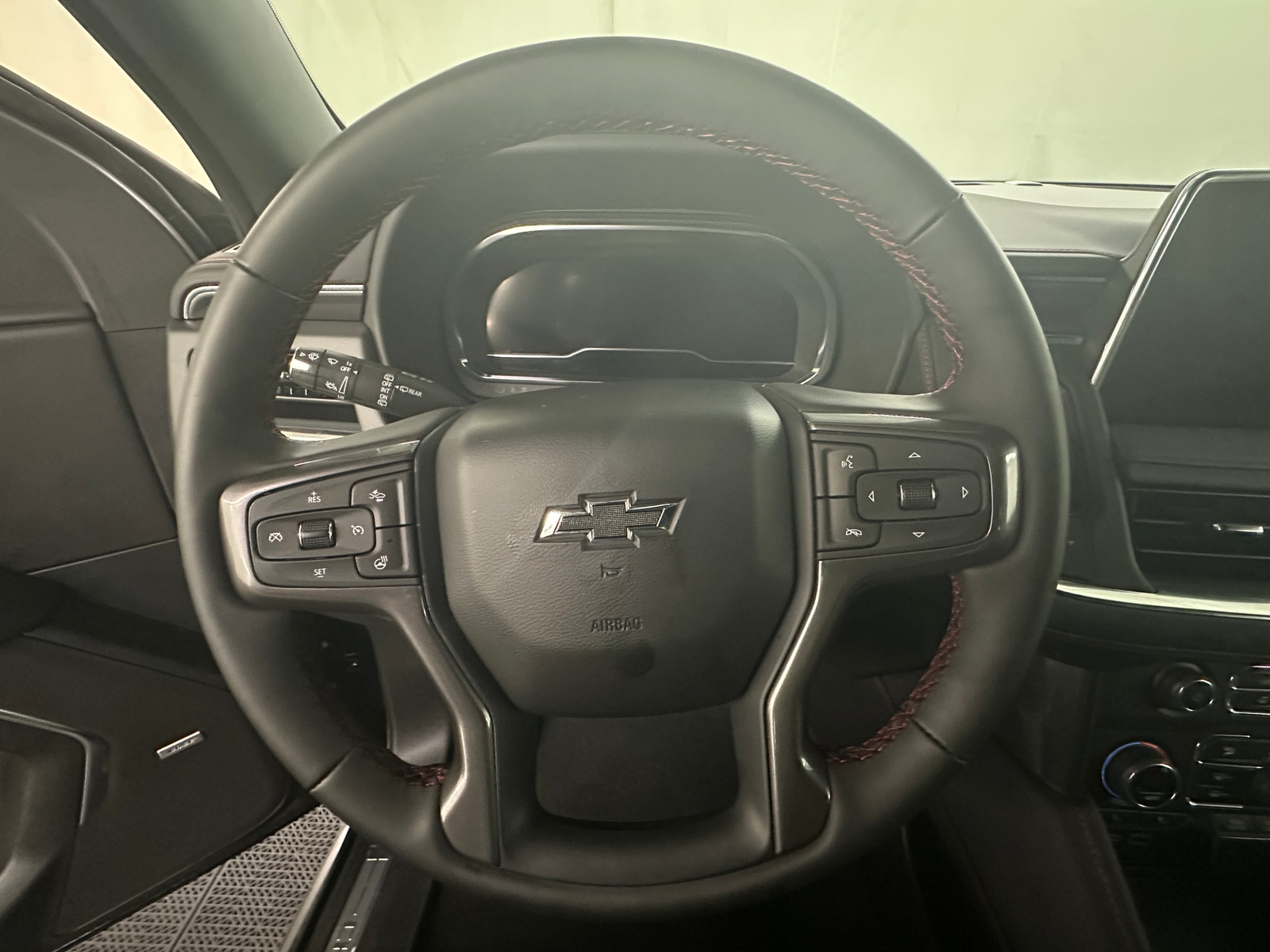 Thumbnail: 2024 Chevrolet Suburban - 5