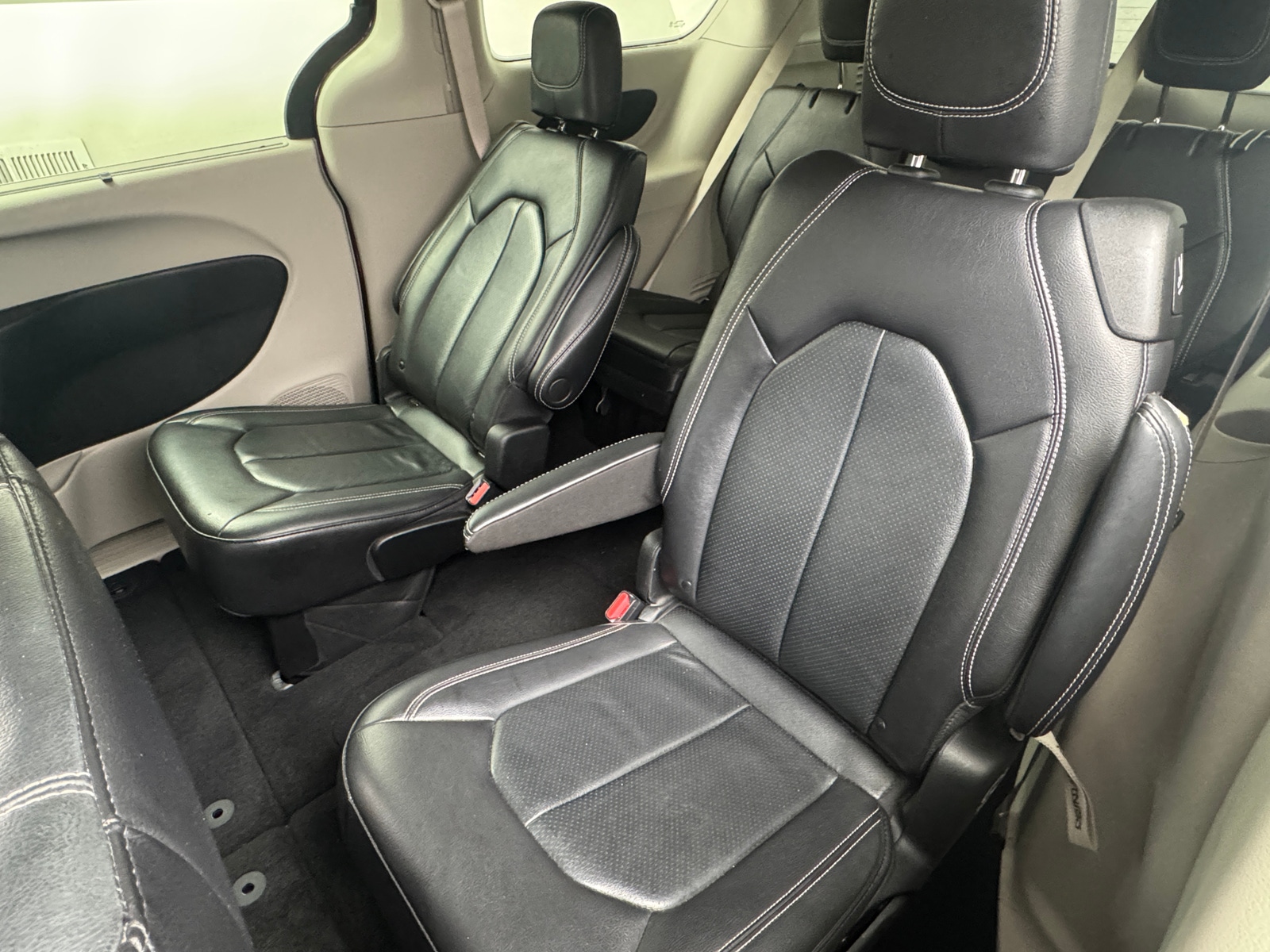 Thumbnail: 2022 Chrysler Pacifica - 5