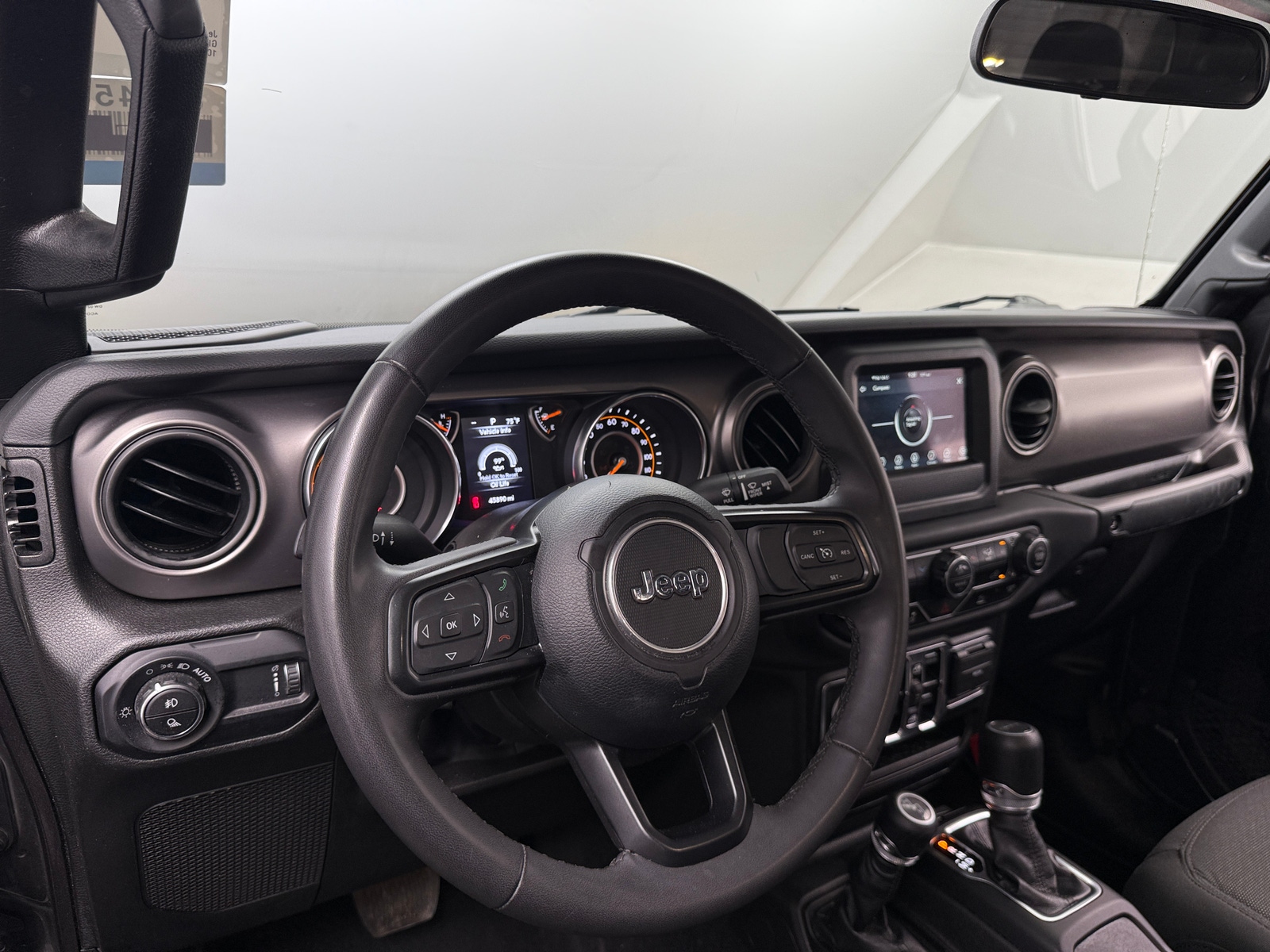 Thumbnail: 2023 Jeep Gladiator - 3