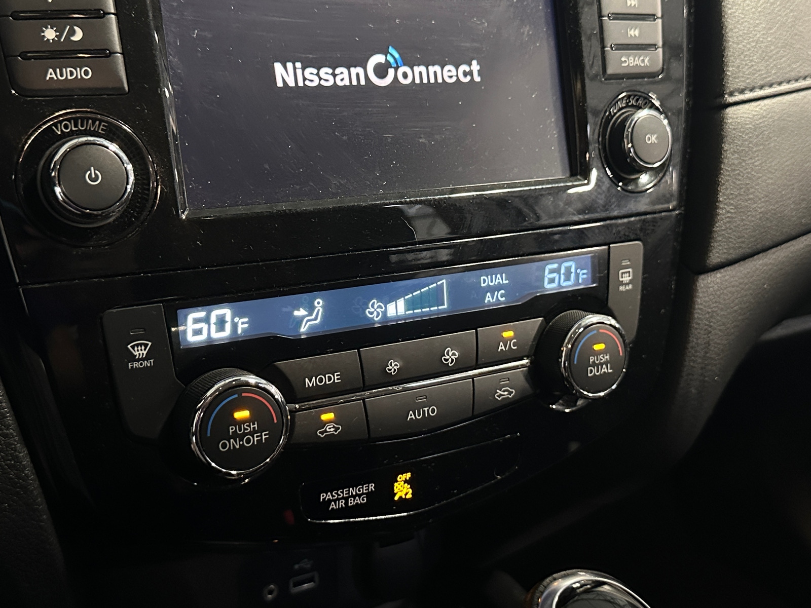Thumbnail: 2019 Nissan Rogue - 4