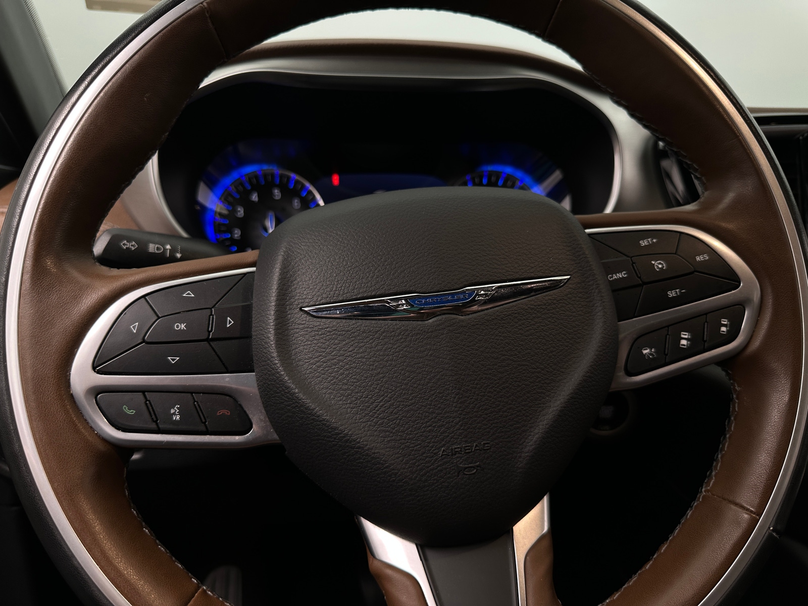 Thumbnail: 2021 Chrysler Pacifica - 4