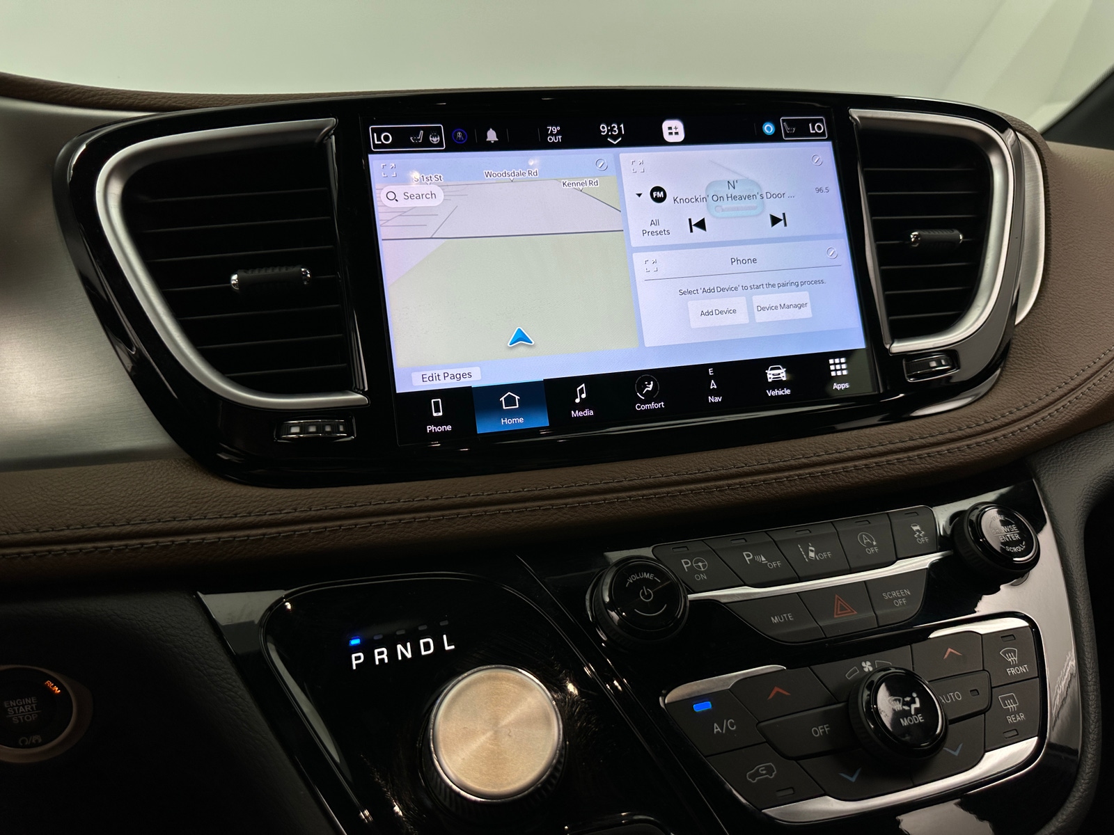 Thumbnail: 2021 Chrysler Pacifica - 3