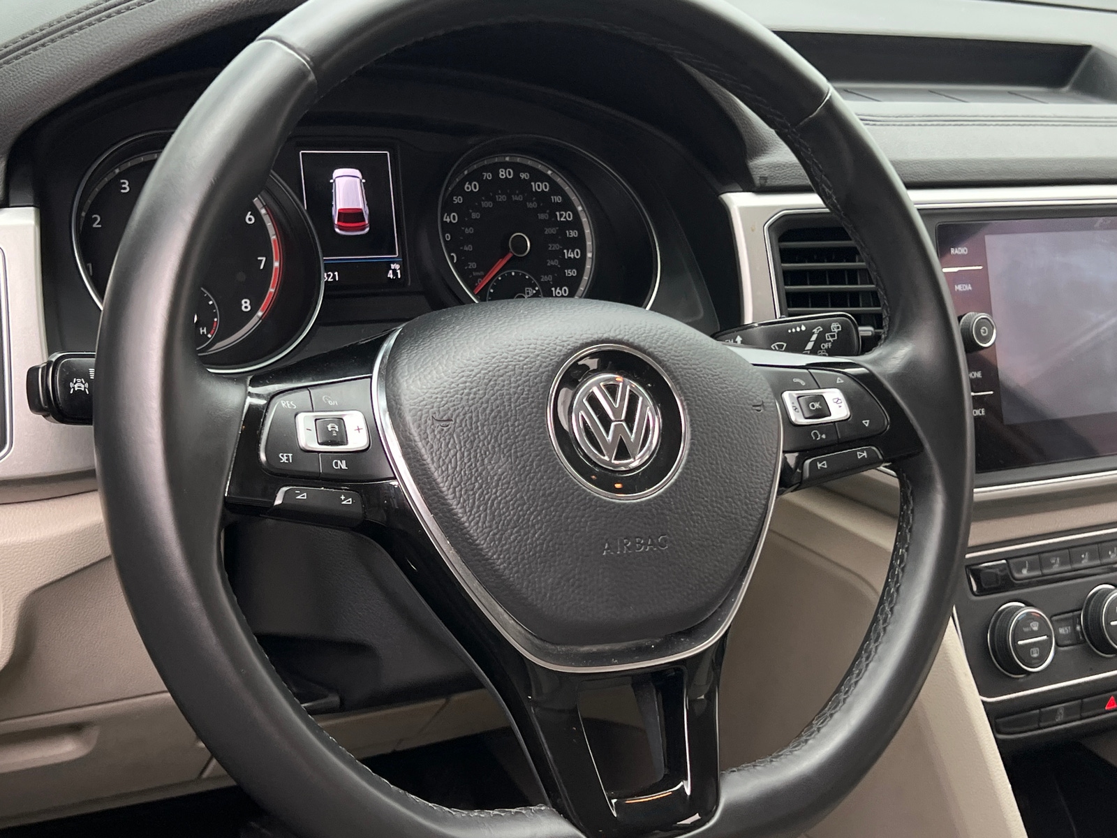 Thumbnail: 2018 Volkswagen Atlas - 4