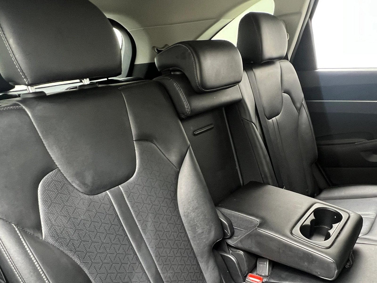 Thumbnail: 2023 Kia Sorento - 5