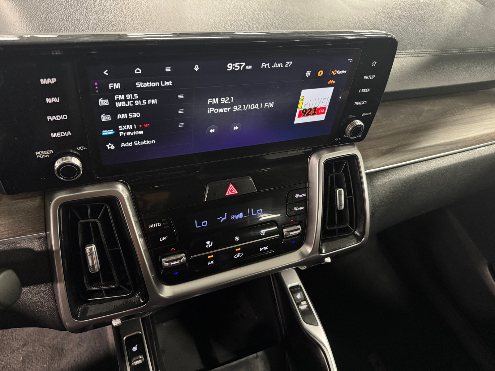 Thumbnail: 2023 Kia Sorento - 3