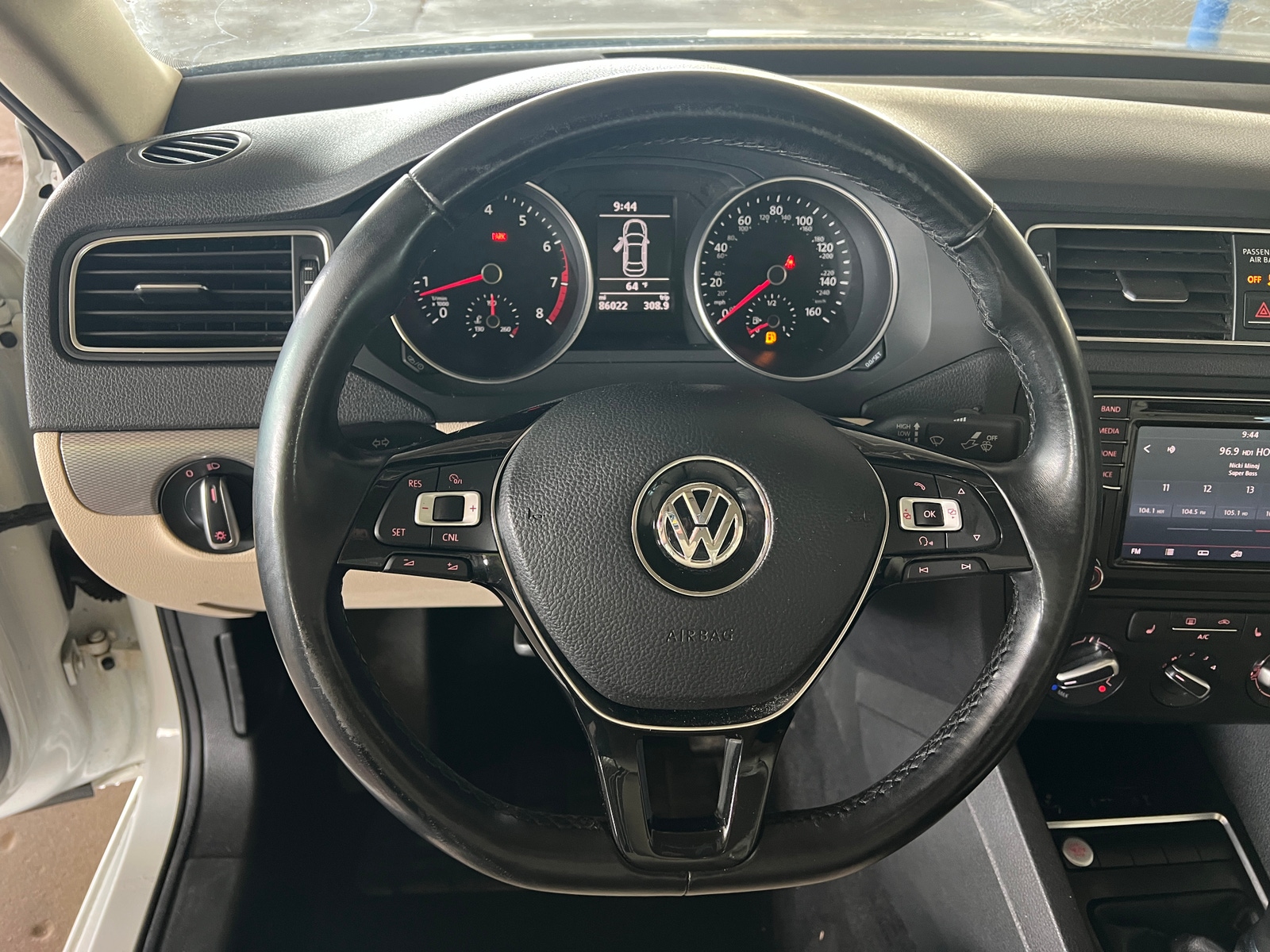 Thumbnail: 2017 Volkswagen Jetta - 4