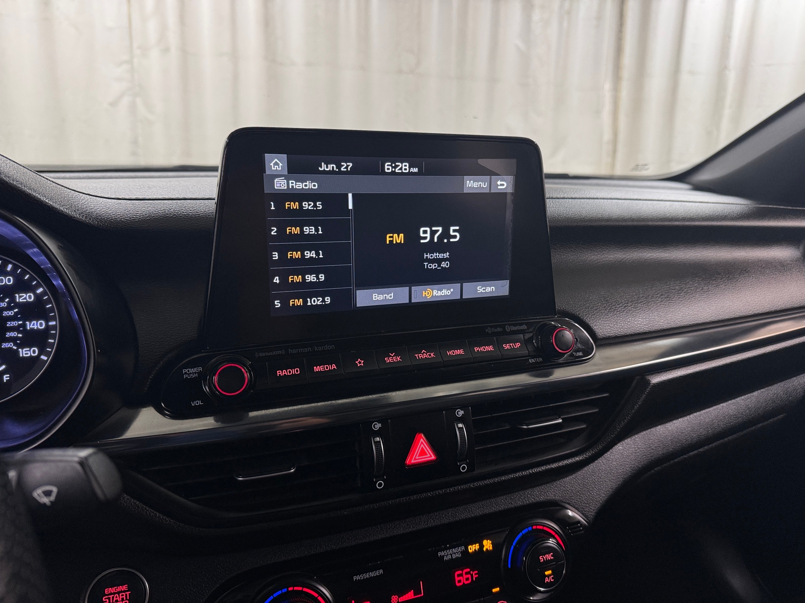 Thumbnail: 2020 Kia Forte - 3