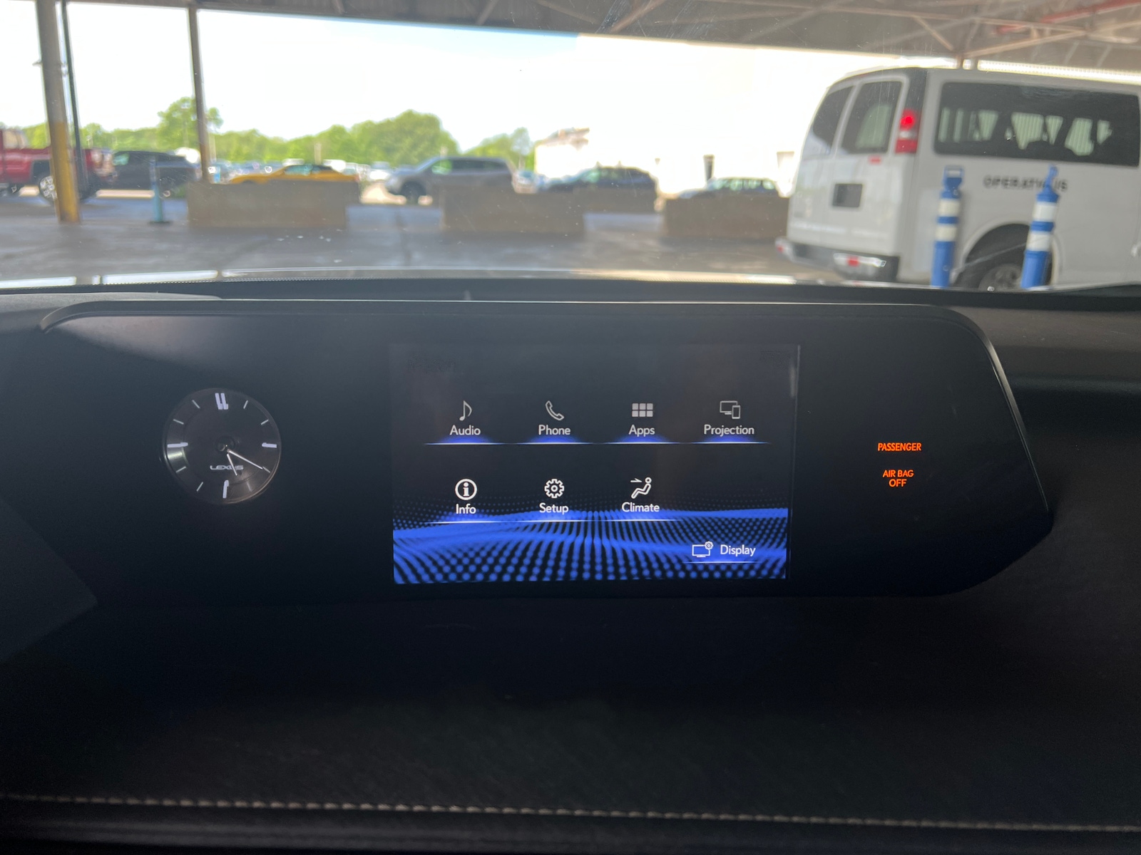 Thumbnail: 2019 Lexus UX - 3