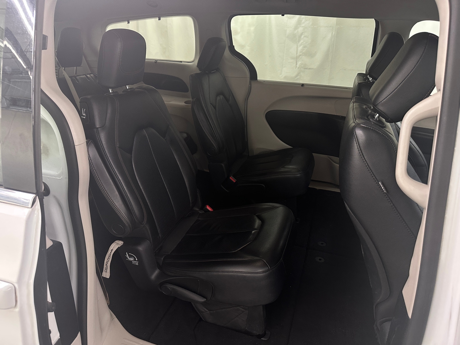 Thumbnail: 2019 Chrysler Pacifica - 5