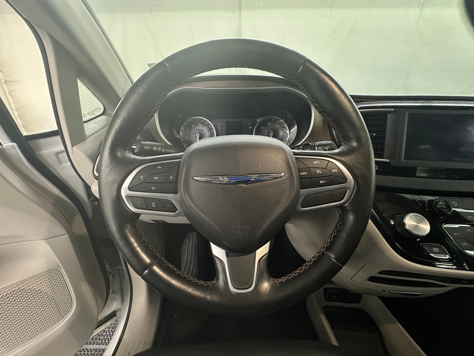 Thumbnail: 2019 Chrysler Pacifica - 4