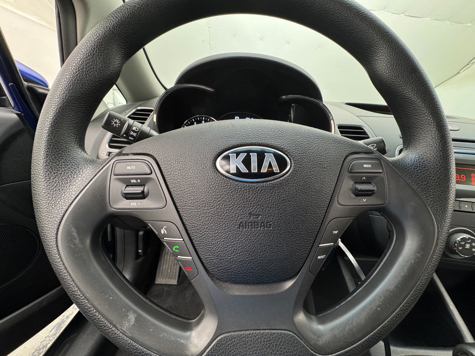 Thumbnail: 2017 Kia Forte - 5