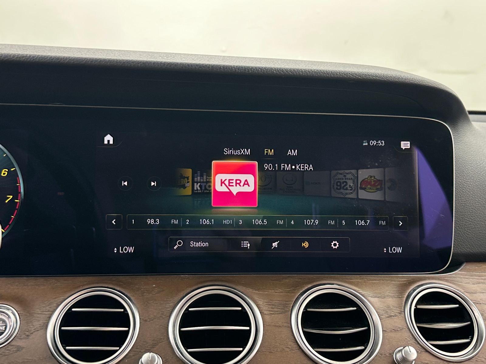 Thumbnail: 2021 Mercedes-Benz E-Class - 3