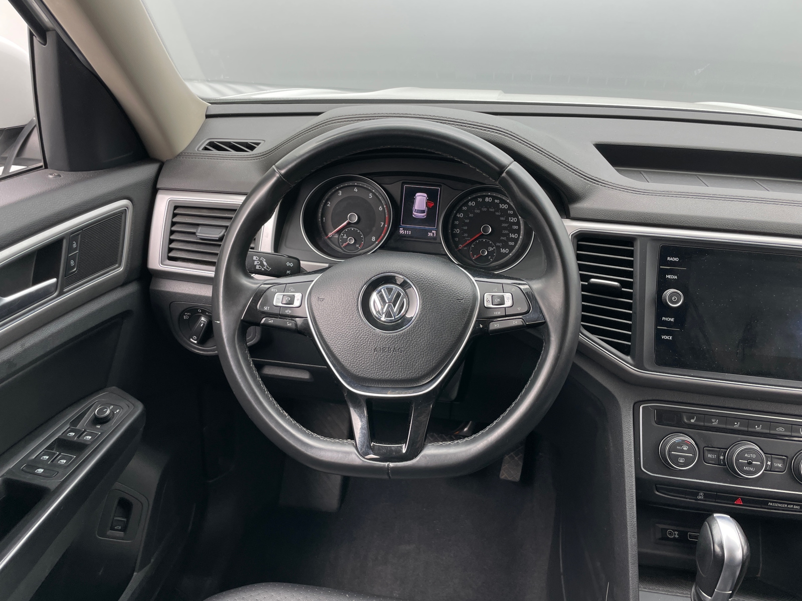 Thumbnail: 2019 Volkswagen Atlas - 4