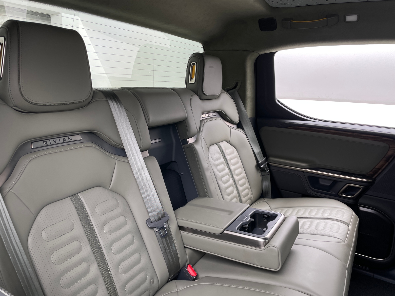 Thumbnail: 2022 Rivian R1T - 5