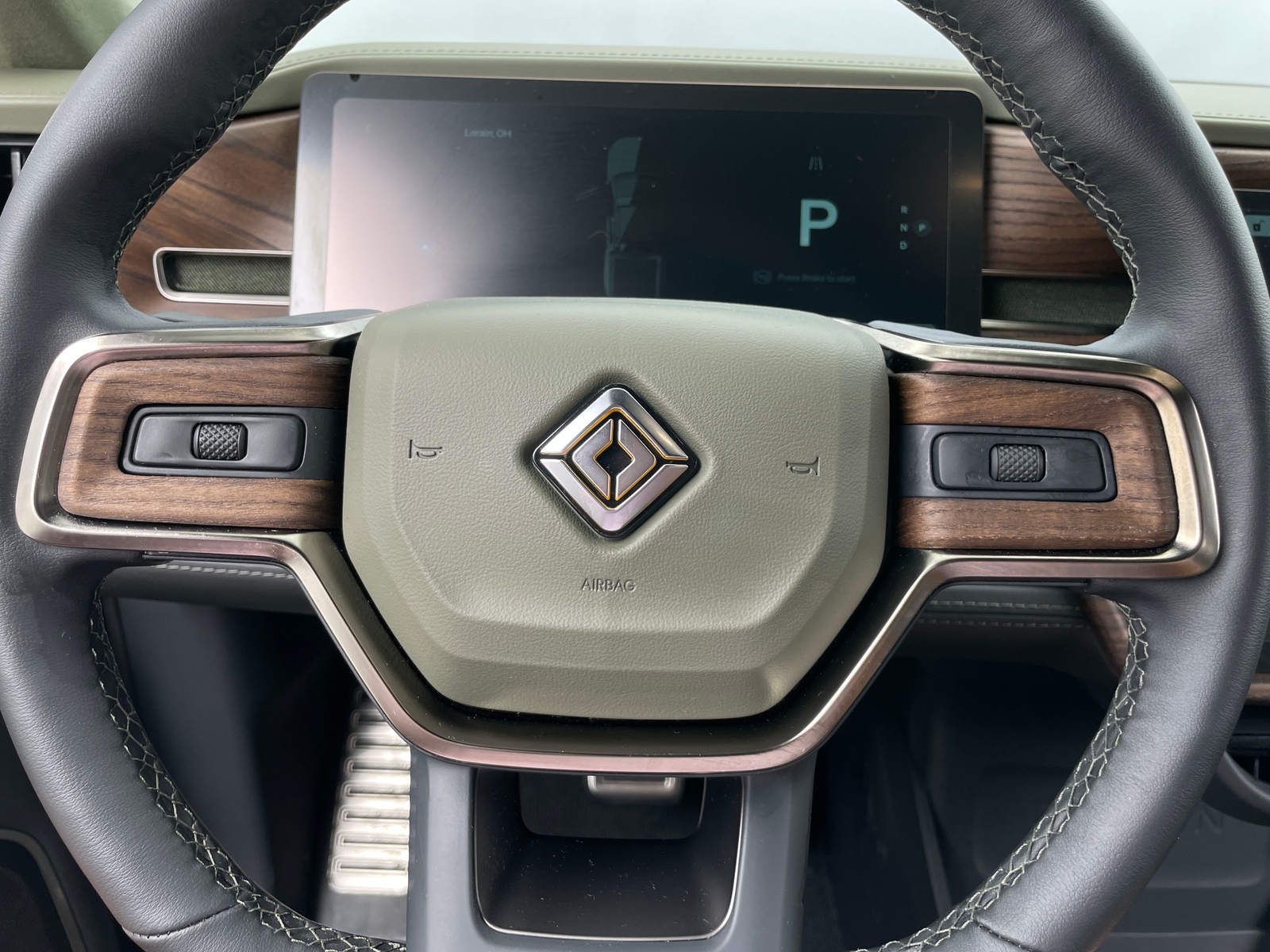 Thumbnail: 2022 Rivian R1T - 4