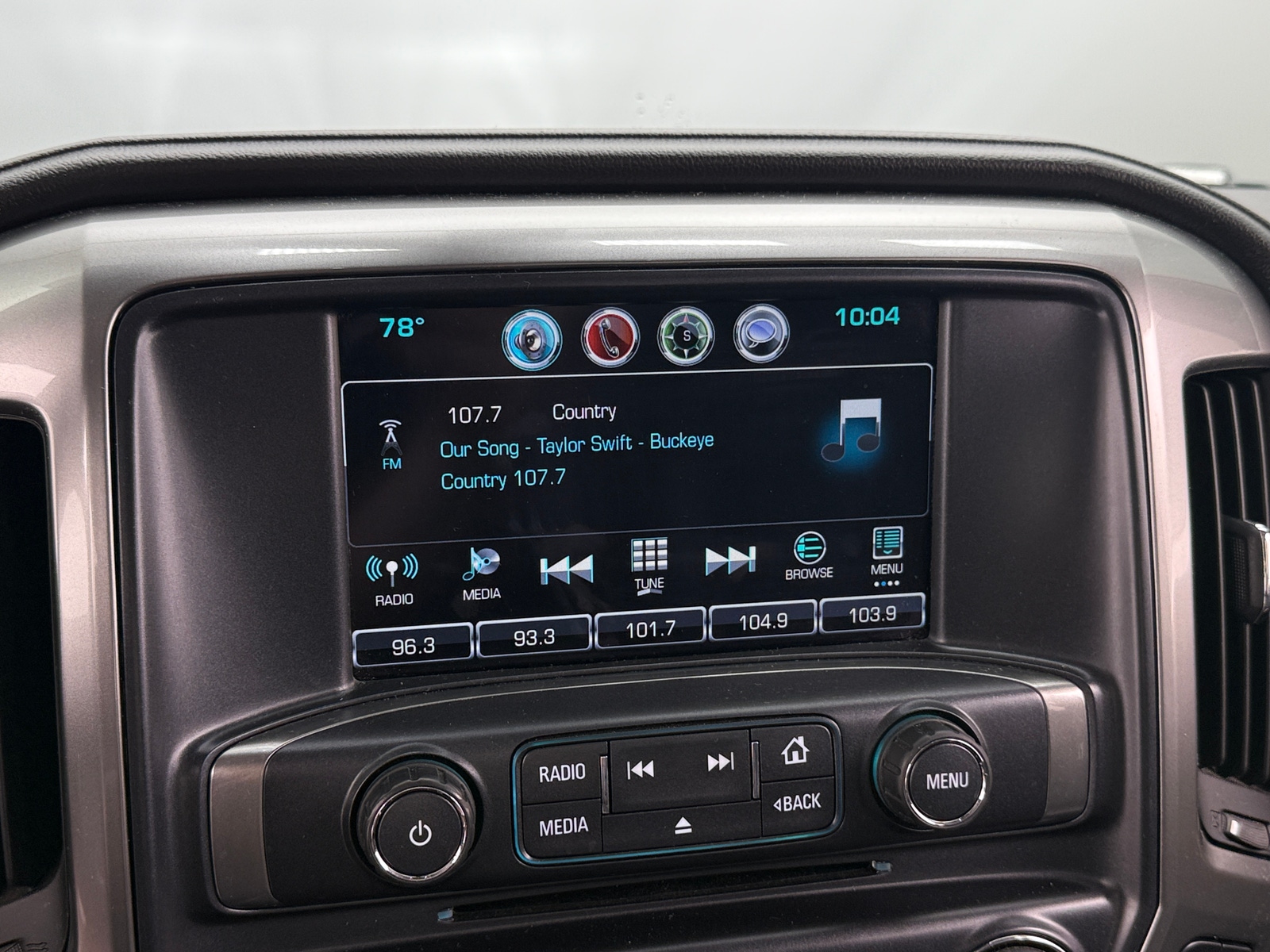 Thumbnail: 2017 Chevrolet Silverado 1500 - 3