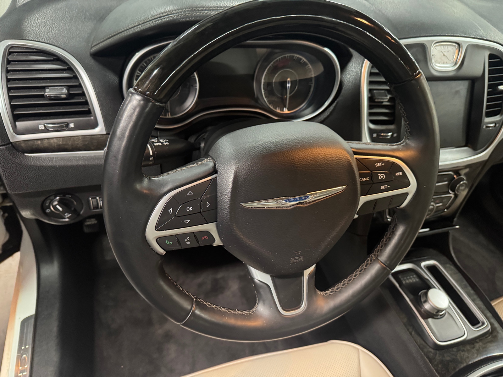 Thumbnail: 2016 Chrysler 300 - 5