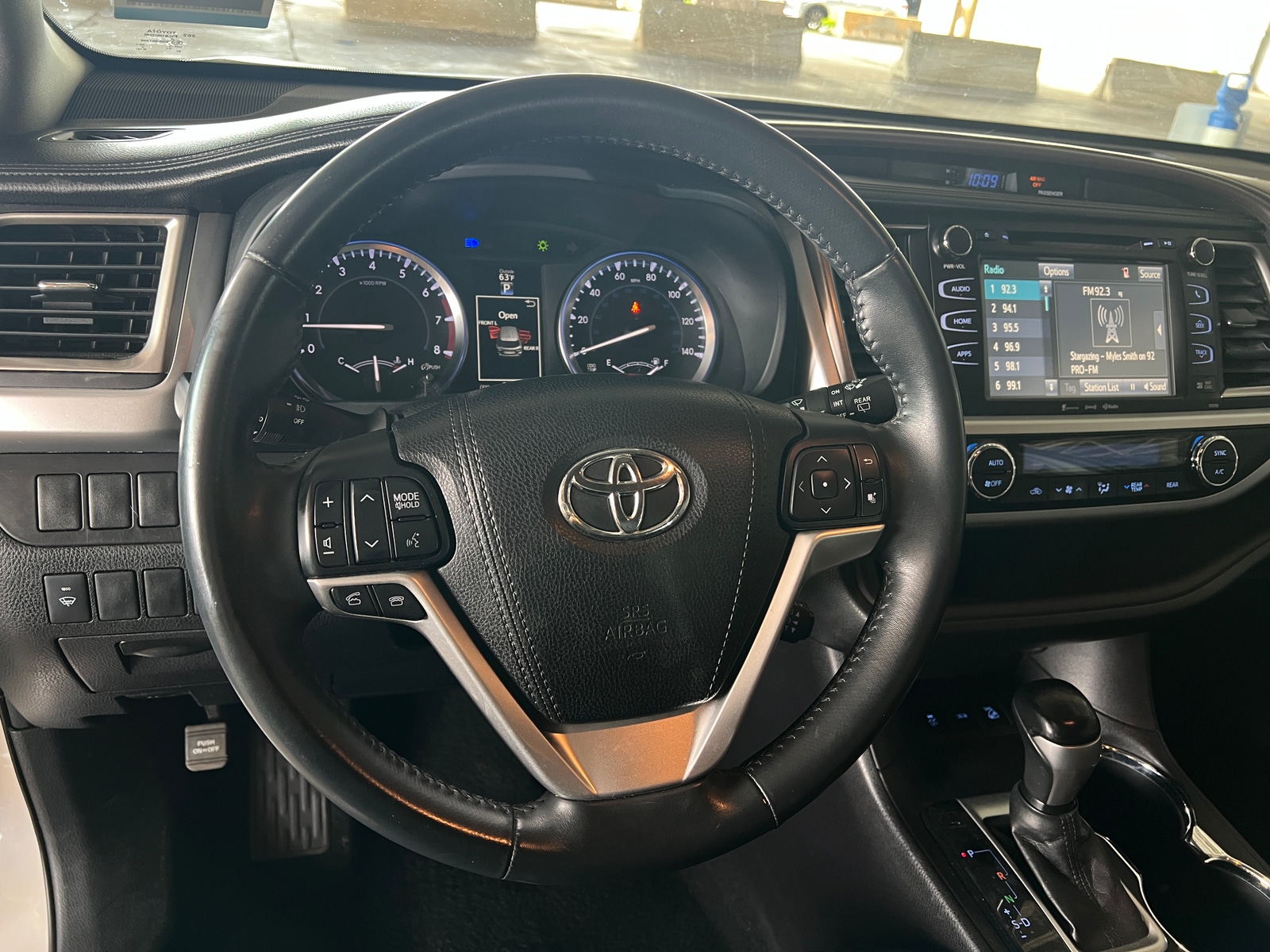 Thumbnail: 2016 Toyota Highlander - 4