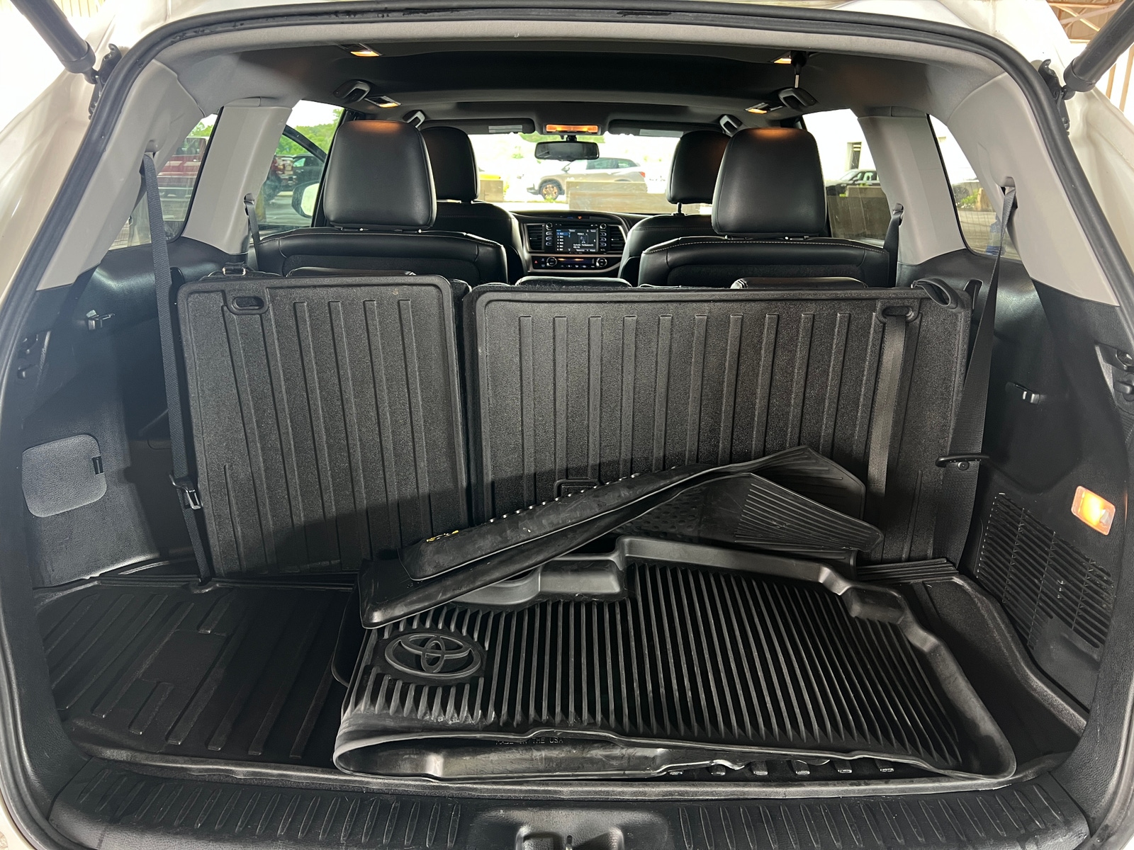 Thumbnail: 2016 Toyota Highlander - 6