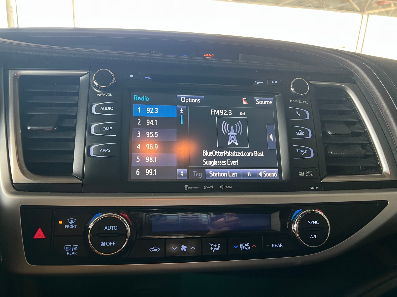 Thumbnail: 2016 Toyota Highlander - 3