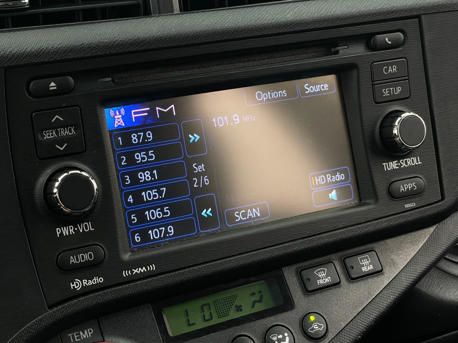 Thumbnail: 2013 Toyota Prius c - 3