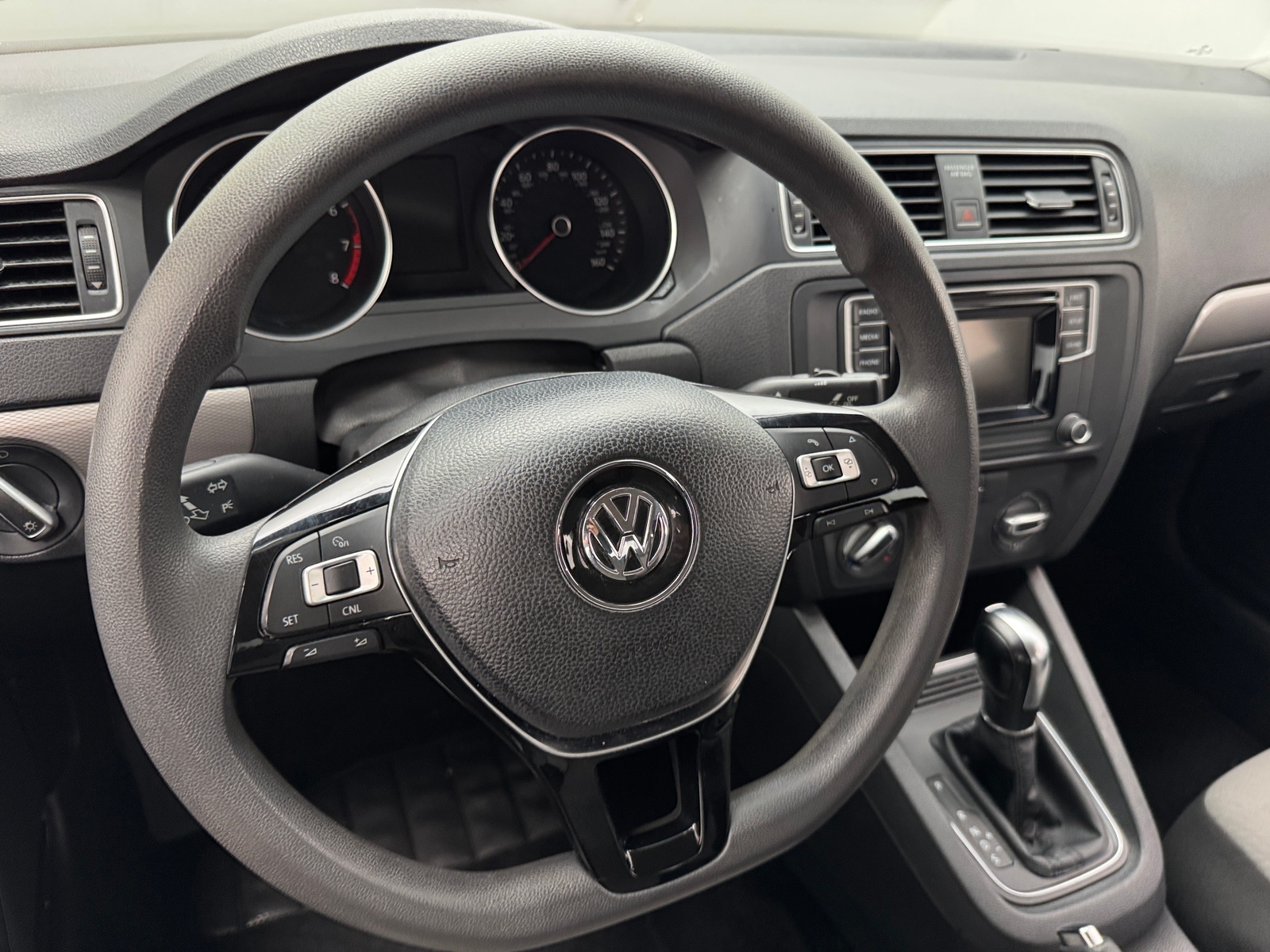 Thumbnail: 2017 Volkswagen Jetta - 5