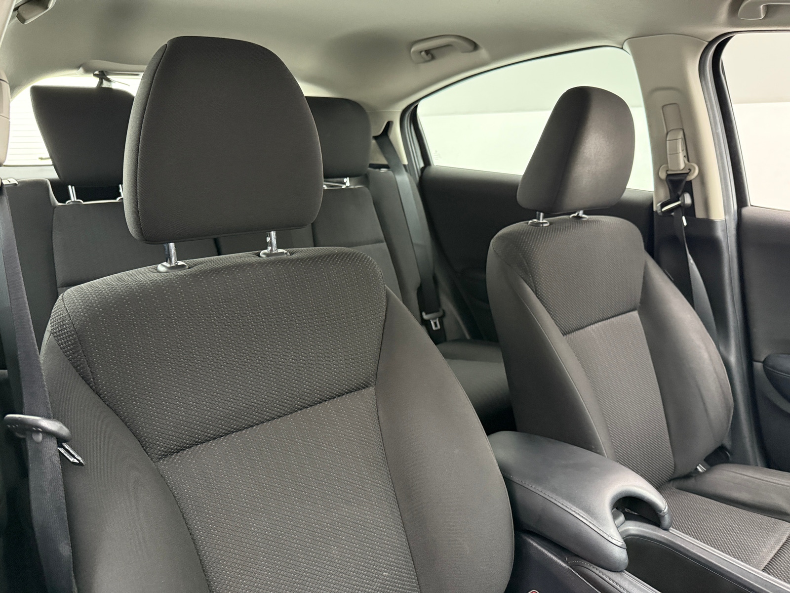 Thumbnail: 2016 Honda HR-V - 2