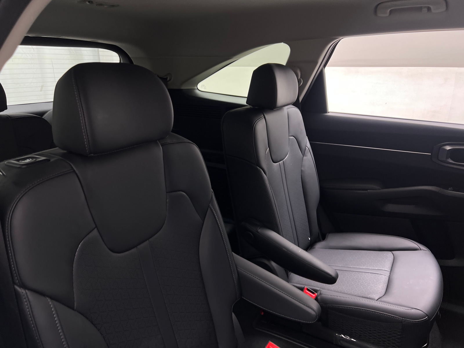 Thumbnail: 2023 Kia Sorento - 5