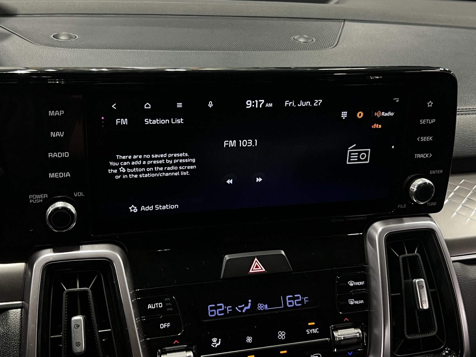 Thumbnail: 2023 Kia Sorento - 3