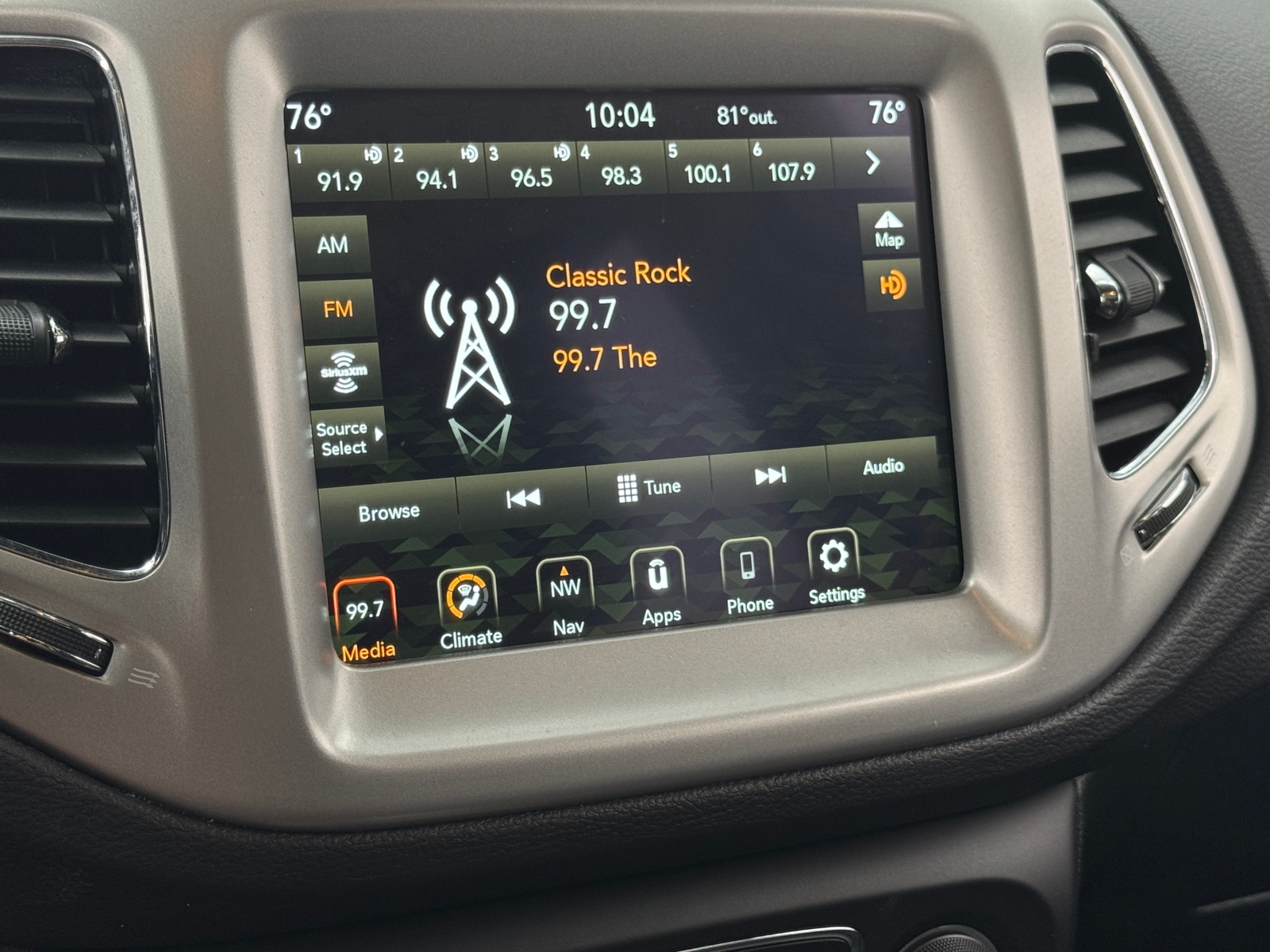 Thumbnail: 2021 Jeep Compass - 4